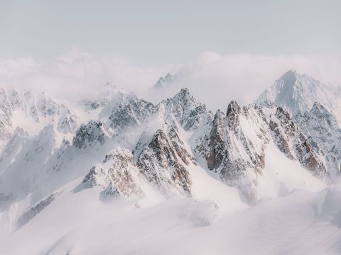 2023情人节朋友圈告白文案语录 春有百花秋有月，夏有凉风冬有雪