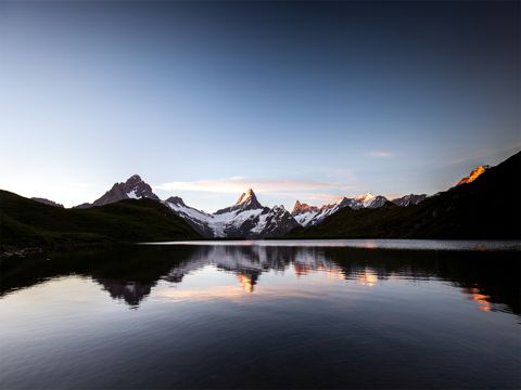 2024雪景的唯美短句  乾坤万里尽苍茫，神州无处不飞话