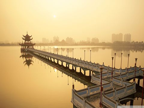 三八妇女节贺词短句  祝你生活美满，天天笑靥如花